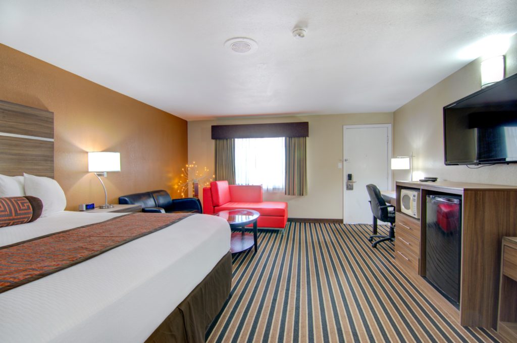 Accessible Queen at Westbridge Inn & Suites